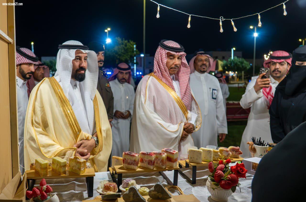 محافظ صوير يتجوّل بين فعاليات مهرجان ⁧‫#صيف_صوير_2026