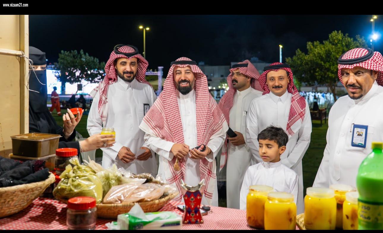 محافظ صوير يتجوّل بين فعاليات مهرجان ⁧‫#صيف_صوير_2026