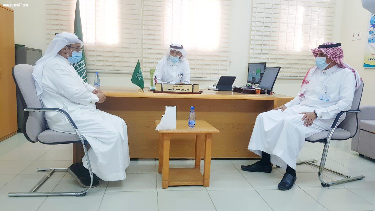 مدير التعليم بمحافظة محايل يزور مكتب التعليم بقنا لتفقد سير العمل والعودة الامنة للطلاب