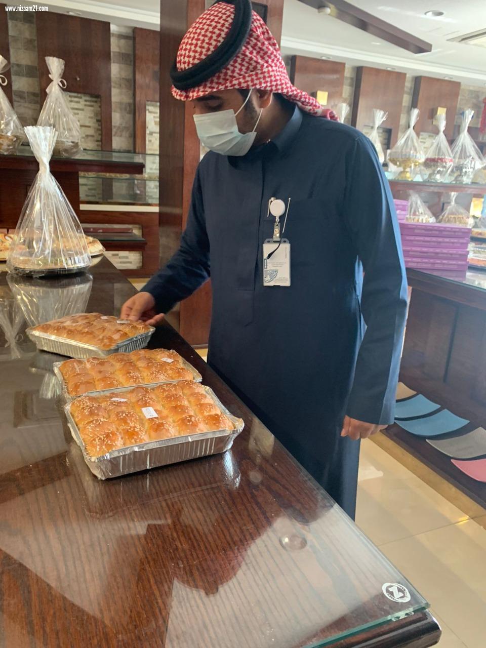 970 جولة رقابية تنفذها امانة الشرقية وتغلق منشاة وتحرر أكثر من 60 مخالفة في المراكز التجارية يوم الاثنين