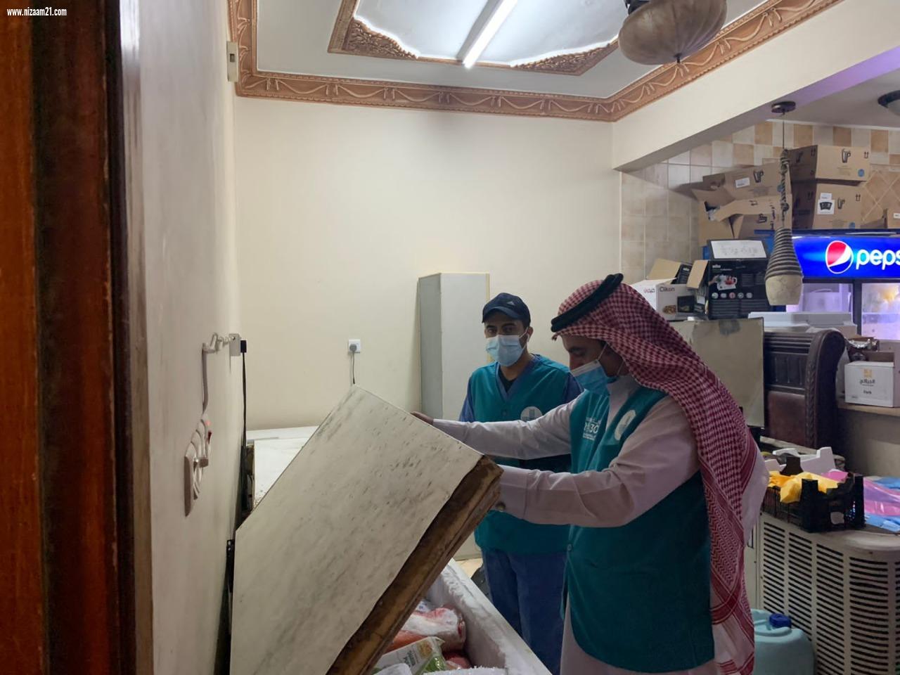 970 جولة رقابية تنفذها امانة الشرقية وتغلق منشاة وتحرر أكثر من 60 مخالفة في المراكز التجارية يوم الاثنين