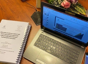 الزميل عبداللطيف العويضي يتلقى التهاني بحصول ابنته لينه على الماجستير من جامعة ام القري